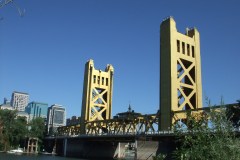 Tower Bridge über den Sacramento River