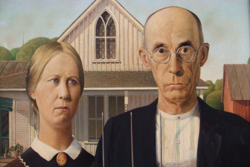 American Gothic: eines der meistparodierten Bilder der Welt. Das Original von Grant Wood hängt im Chicago Institute of Art