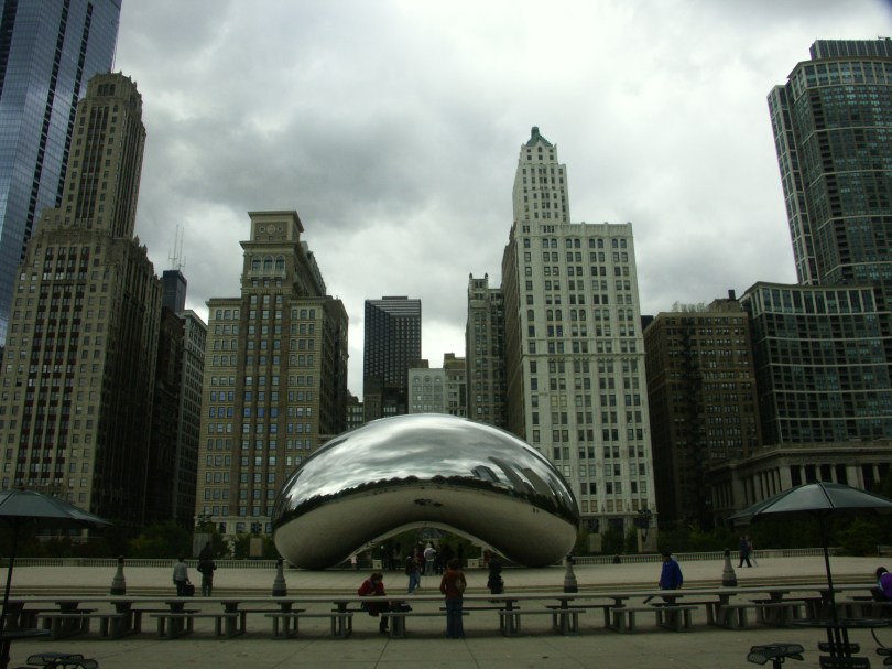Silver Bean: Anish Kapoors reflektierende Skulptur heißt offiziell "Cloud Gate"