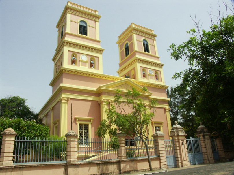 Eglise de Notre Dame: die rosa Kirche