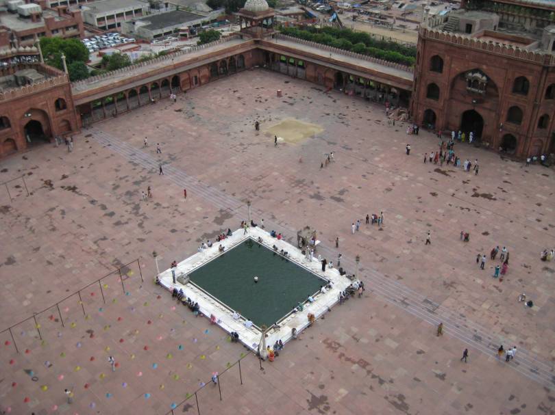 Innenhof der Moschee: Wo ist Chris?