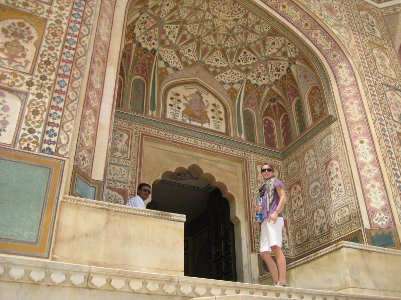 Amber Fort: Jawan und Chris am Tor zum zweiten Hof