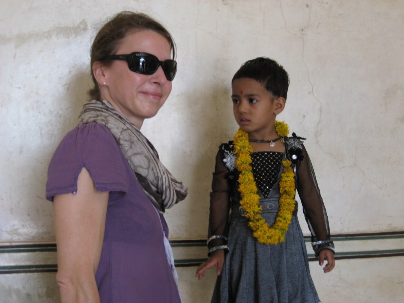 Das kleine Mädchen und die weiße Frau