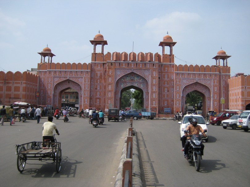 Downtown Jaipur: Stadttor in die Rosa Stadt
