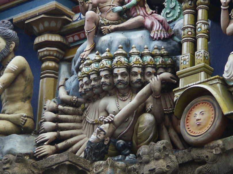Grausige Detailansicht des Kapaliswarar-Gopuram