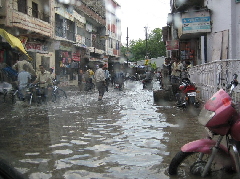 Monsun: In wenigen Minuten sind die Straßen geflutet