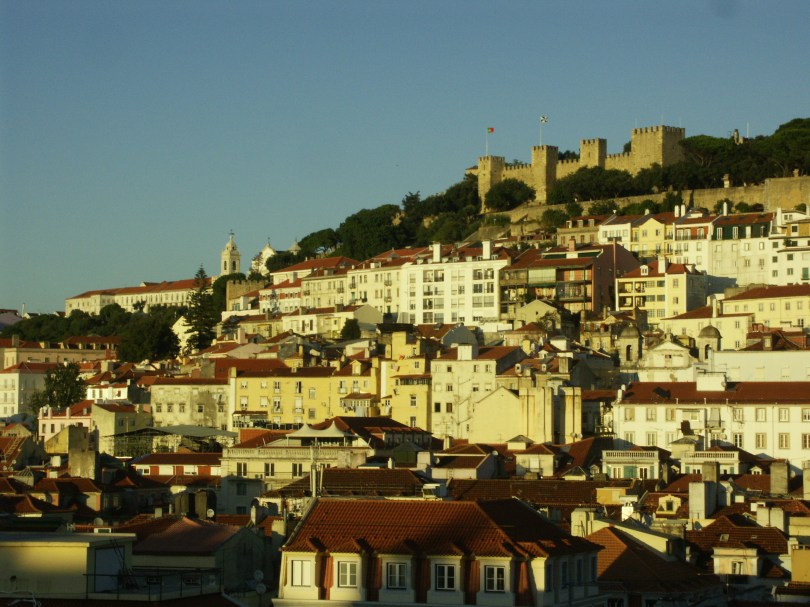 Feierabendbier mit Blick auf das Castelo de Sao Jorge
