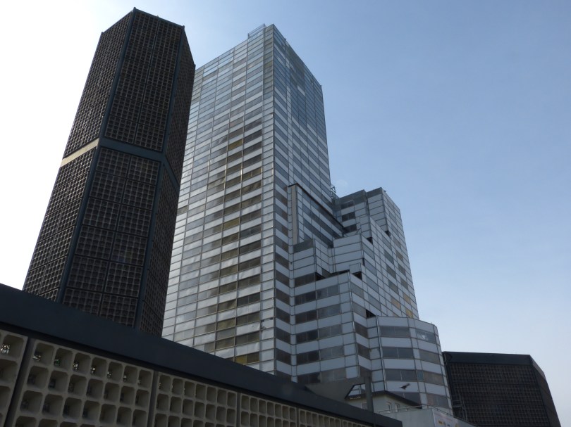 Kein neues Hochhaus, sondern die eingerüstete Kaiser-Wilhelm-Gedächtniskirche