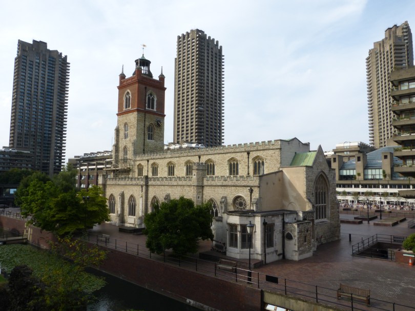 Spannende Synthese: Der brutalistische Barbican-Komplex integriert die St Giles Church aus dem 17 Jh.