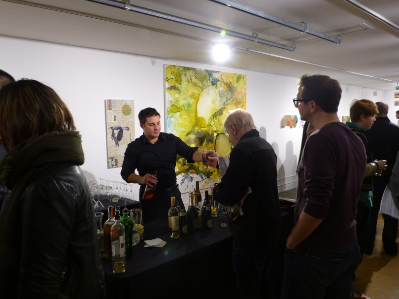 Freie Drinks, freies Buffet, nur die Kunst kostet