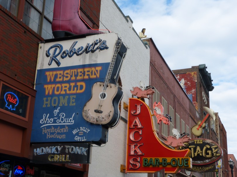 Livemusik rund um die Uhr: Nashvilles Honky Tonks