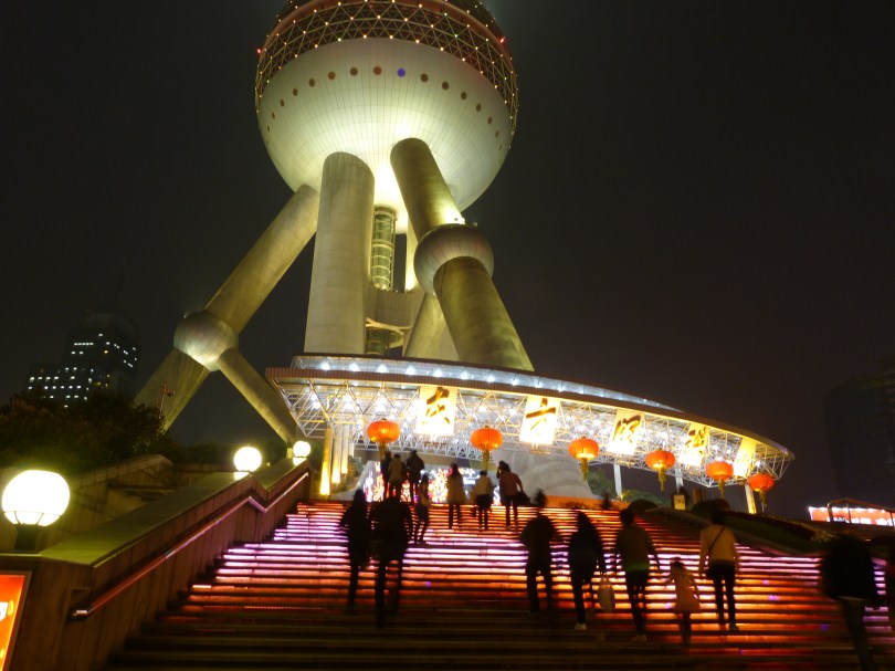 Oriental Pearl Tower: mit 468 Metern einer der höchsten Fernsehtürme der Welt