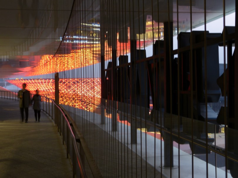 Außengang der Mercedes-Benz-Arena