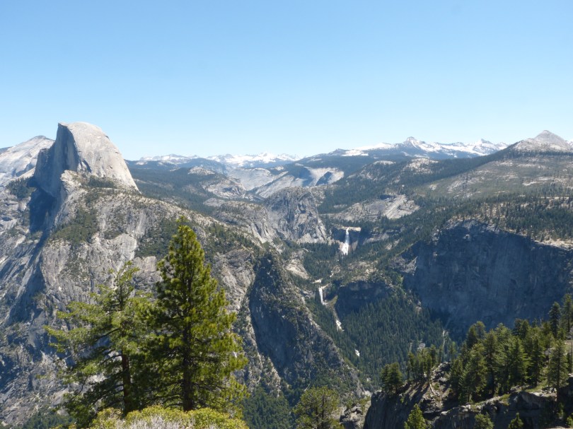Glacier Point: fantastischer Blick auf den Half Dome, Yosemite-Wasserfall und über das Yosemite Valley