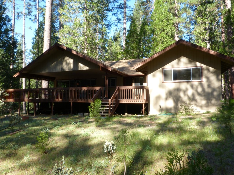 Redswoods in Yosemite: Die vermeintliche Blockhütte erweist sich als komfortables Chalet