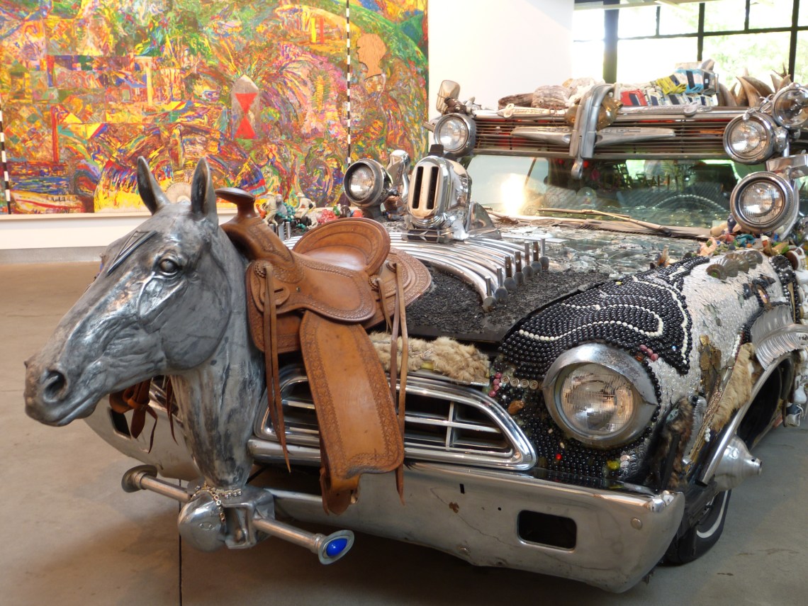 Nicht kleckern, klotzen! David Bests "Saddle Car" ist ein echter Hingucker