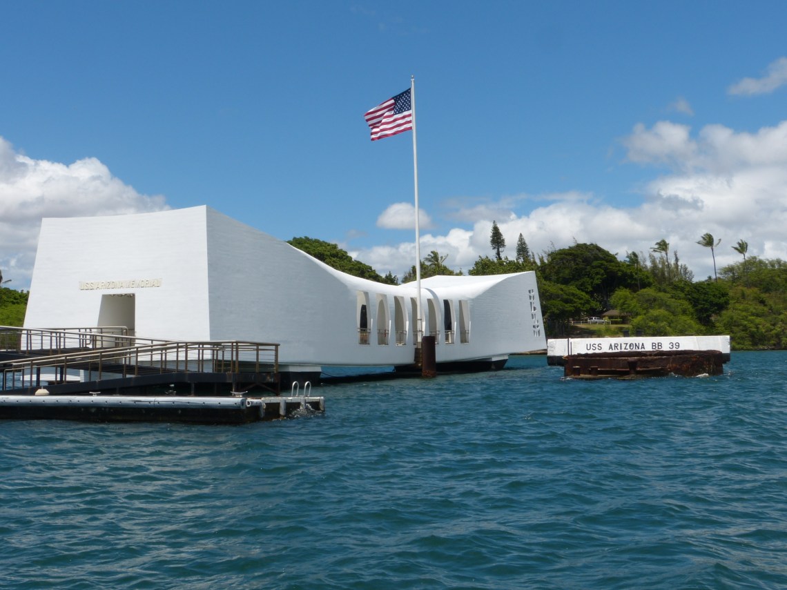 USS Arizona Memorial: Gedenken an die Opfer des Angriffs auf Pearl Harbor USS Arizona Memorial: Gedenken an die Opfer des Angriffs auf Pearl Harbor