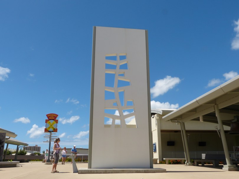 Symbol der Hoffnung: Chris vor dem Baum des Lebens