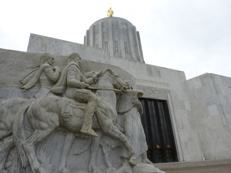 Oregon State Capitol: Relief, das an die Lewis-und-Clark-Expedition erinnert