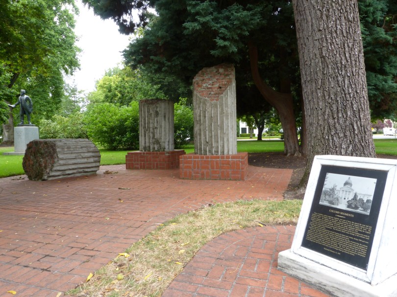 Säulen des ehemaligen Kapitols, das 1935 abbrannte