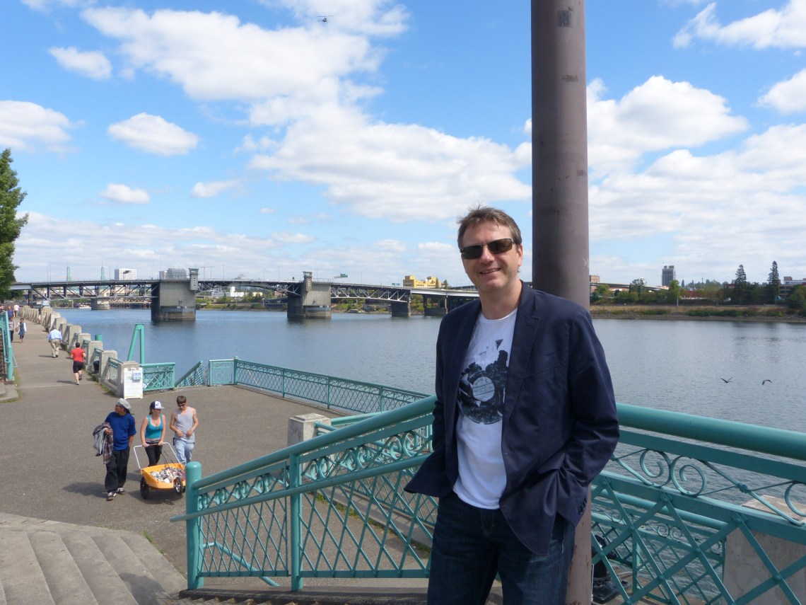 Portlands Uferpromenade: entspannter Spaziergang entlang des Willamette River