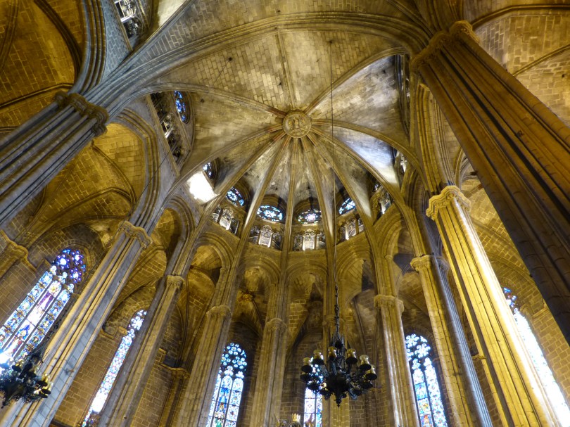 Beeindruckend: Kirchenschiff und Gewölbe der Kathedrale