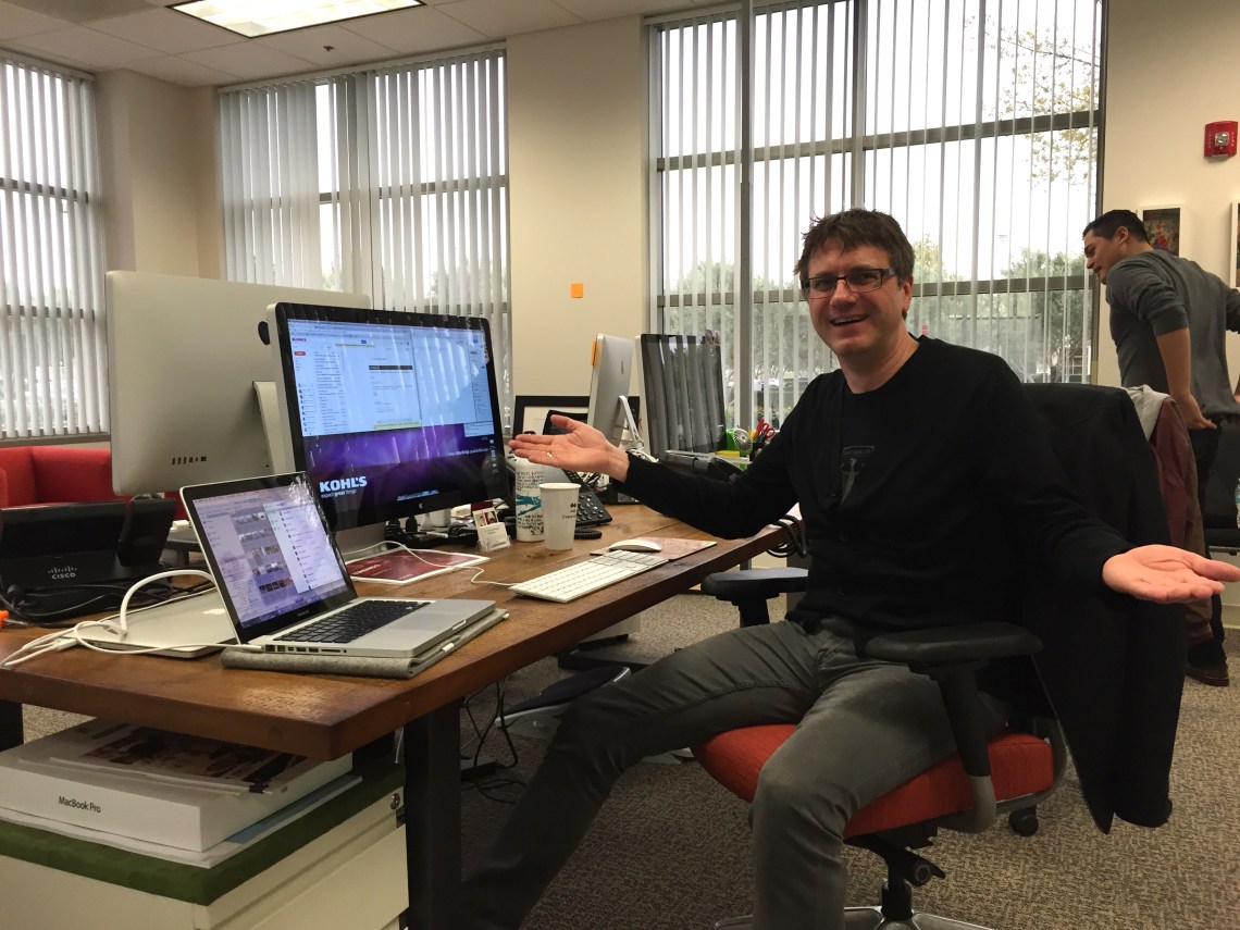     Alles neu: Büro, Team, Kaffeetasse