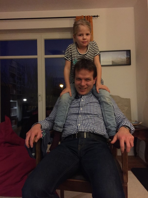 18. Feb., 18:27 Uhr. Höchste Zeit, bei Patenkind Rieka und Familie vorbeizuschauen