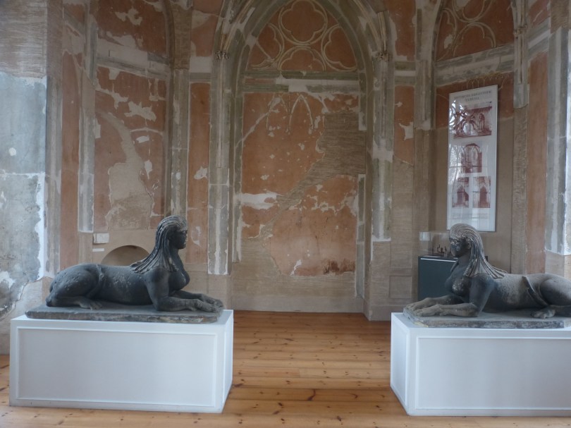 15. Feb., 17:13 Uhr. Gotische Bibliothek am Heiligen See