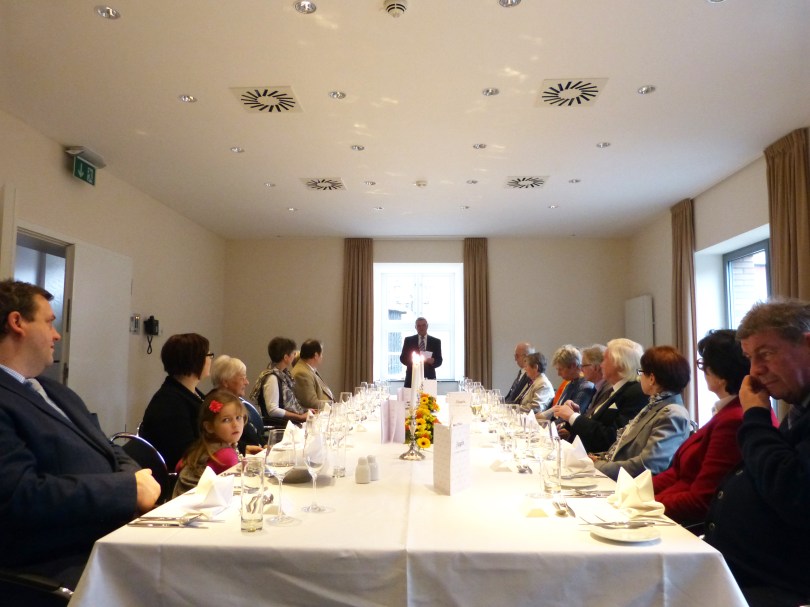 20. Feb., 12:56 Uhr. Der große Tag. Papa ist 75. Ansprache des Jubilars