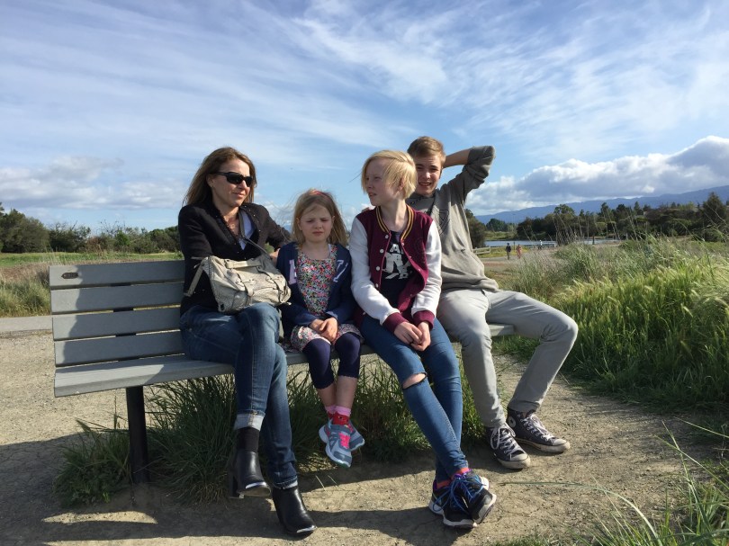 Hangin' out: Chris, Rieka, Amke und Mauriz chillaxen an den Shorelines