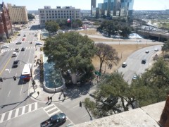 Tatort Dallas: Blick auf die Elm Street 