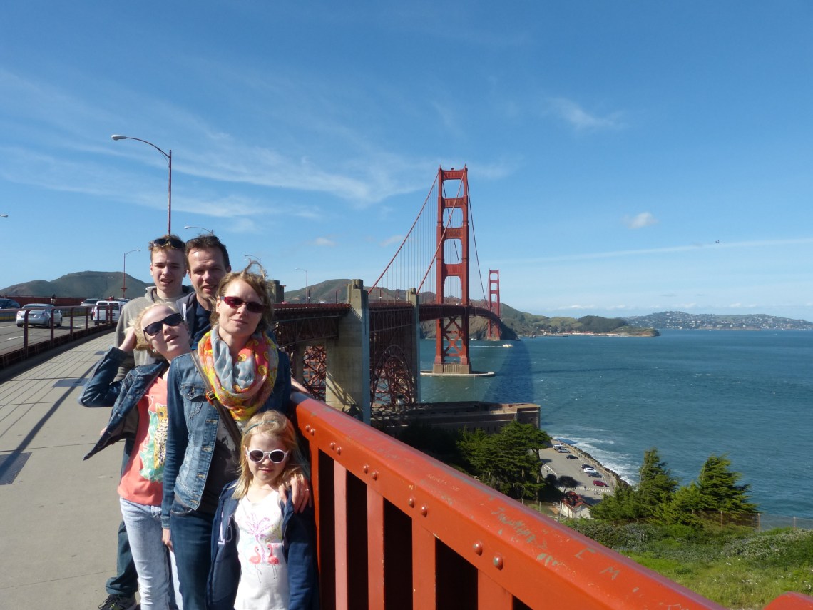 Mist, wir haben die Blumen im Haar vergessen! Familie Lichtenstein hat trotzdem Spaß in San Francisco