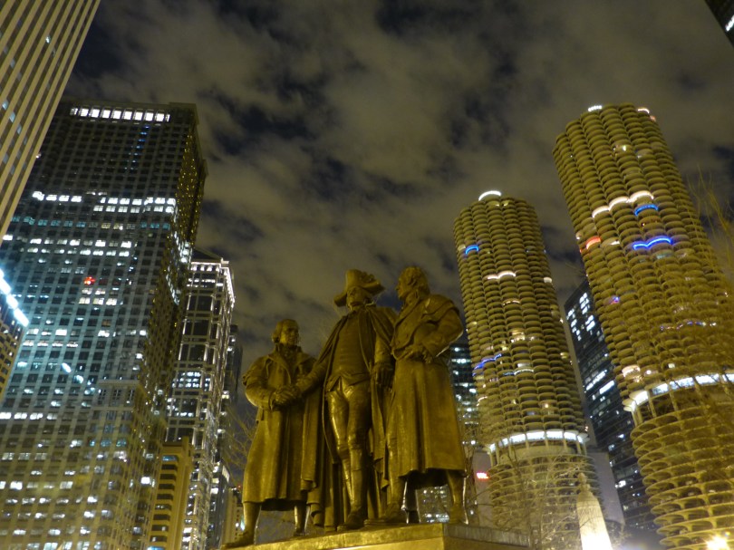 Surreal: George Washington und zwei seiner Freimaurerkumpel vor nächtlicher Wolkenkratzerkulisse