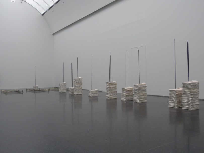 Ohne Kontext nicht zu verstehen: Arbeit von Doris Salcedo