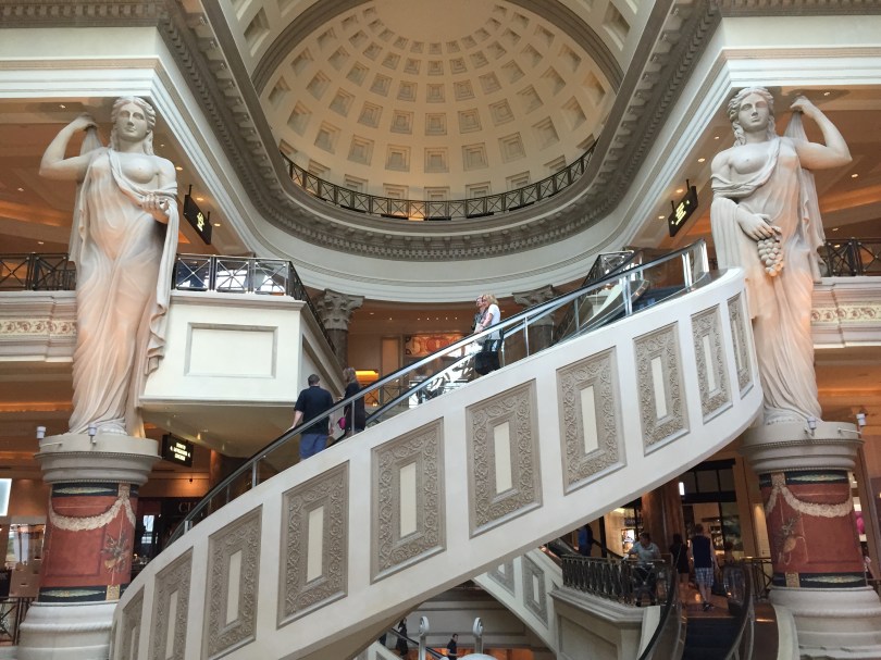 Shoppen bis der Arzt kommt: Forum Shops im Caesars Palace
