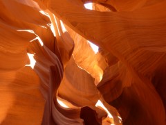 Wasser, Sand und Druck schufen den Antelope Canyon