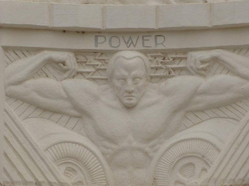 Ode an den Fortschritt: Art-dèco-Relief von Oskar Hansen