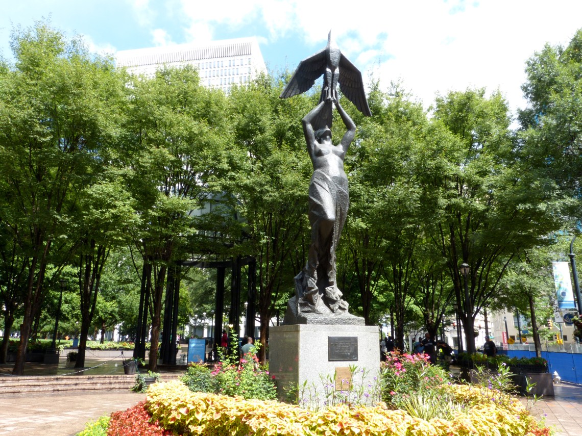 Wie der Phönix aus der Asche erstand aus der im Bürgerkrieg niedergebrannten Stadt Atlanta eine florierende Südstaatenmetropole. Ungewollt wurde der Sagenvogel auch zu einem Symbol für Chris und mich...