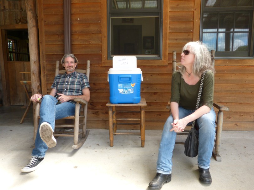 Abhängen auf der Veranda: Will und Kath