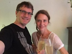 Stößchen! Wir sind im Grundbuch eingetragen