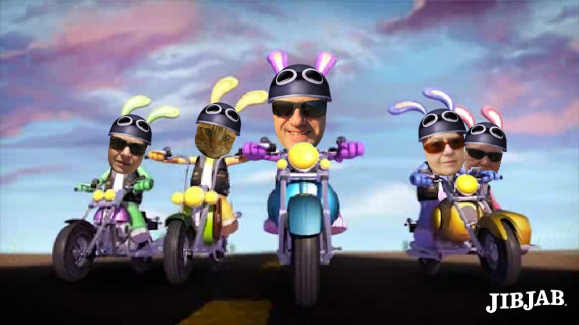     Eiersuche mal anders: Sind mit den Schwiegereltern und Randy unterwegs durch den Südwesten der USA. (Maurice hütet derweil die Hütte.) Hier ein kurzes Video. Viel Spaß und frohe Ostern!