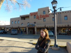 Wo geht's denn hier zur Kunst? Chris schaut in Taos nach dem Rechten