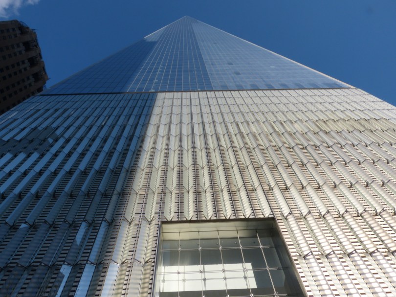 Eindrucksvolle Architektur: Von unten betrachtet, erscheint das 1 WTC wie eine Pyramide