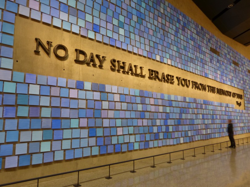 Gedenken an die Opfer: "Kein Tag soll dich aus dem Gedächtnis der Zeit löschen" (Virgil)