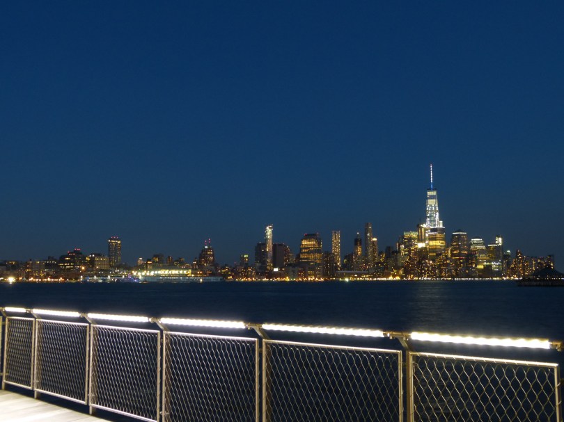 Die neue Skyline Manhattans von Hoboken (New Jersey) aus gesehen