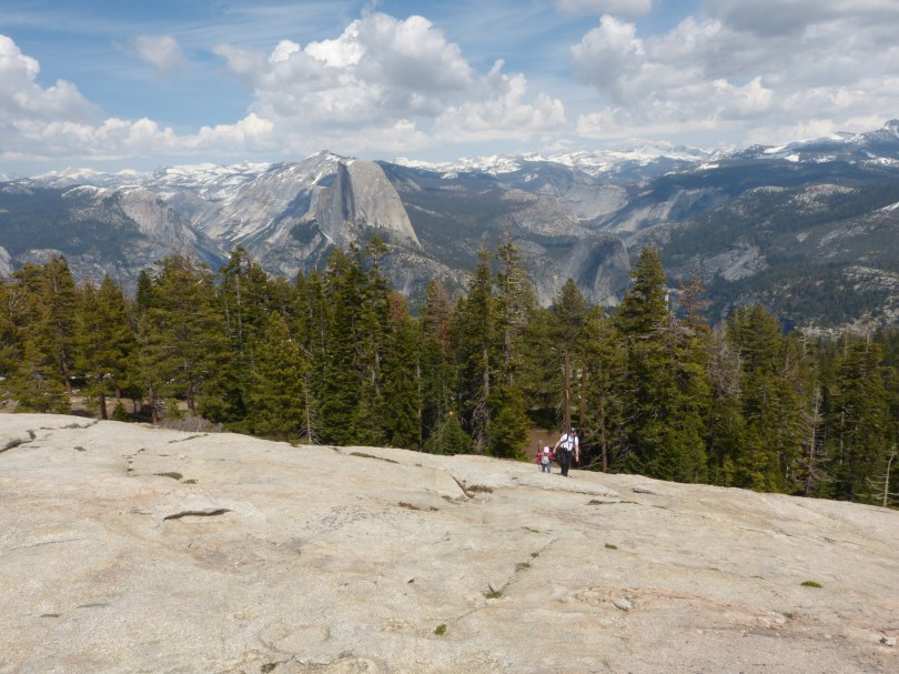 Der Gipfelanstieg ist mühsam, doch Jonna gibt nicht auf (Tosten auch nicht)