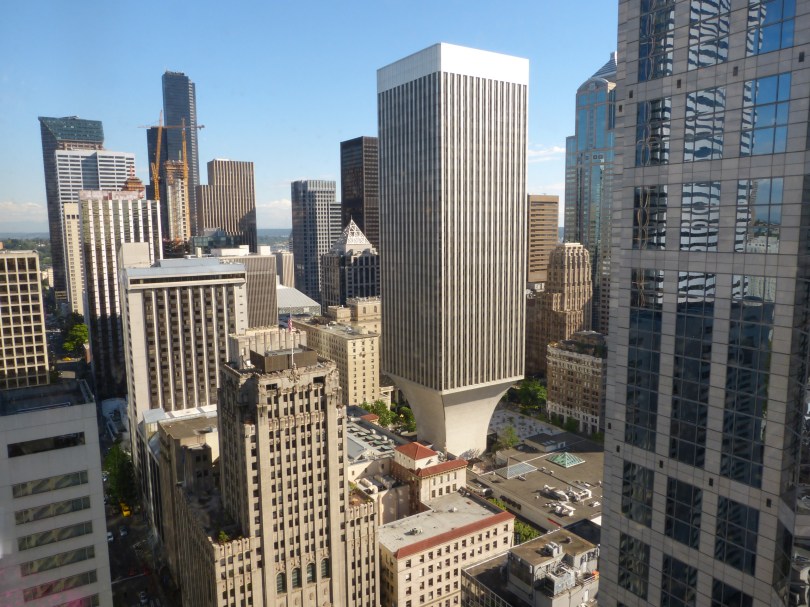 Ein echter Hingucker: Rainier Tower von Minoru Yamasaki (1977)