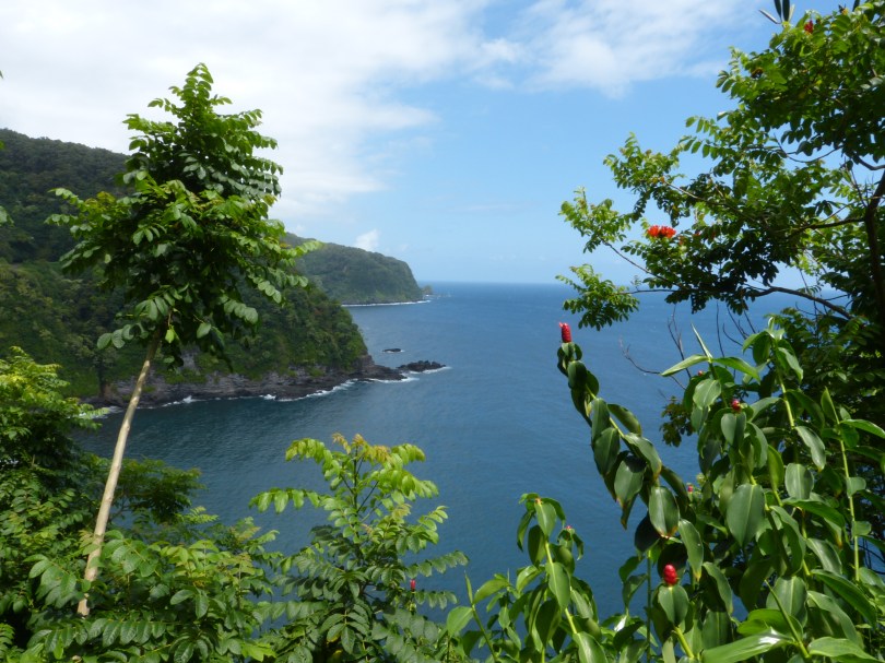 Road to Hāna: Hinter fast jeder Kurve gibt es wunderbare Ausblicke auf die Küstenlinie
