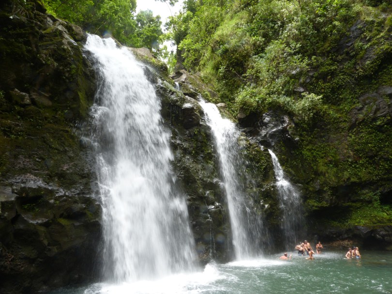 Road to Hāna: Der Three Bear Upper Waikani Falls ist einer der schönsten Wasserfälle am Wegesrand